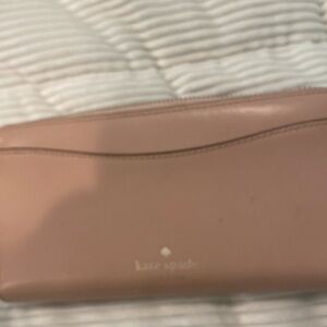 Kate Spade Zip around wallet